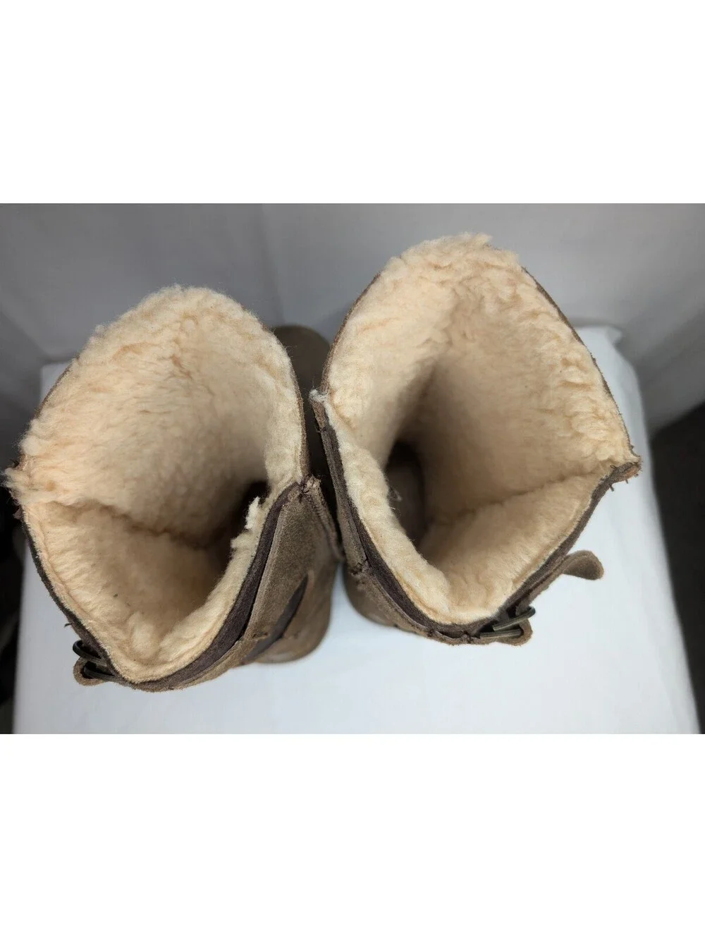 Bearpaw Women's Shearling Lined Suede Boots Size 6